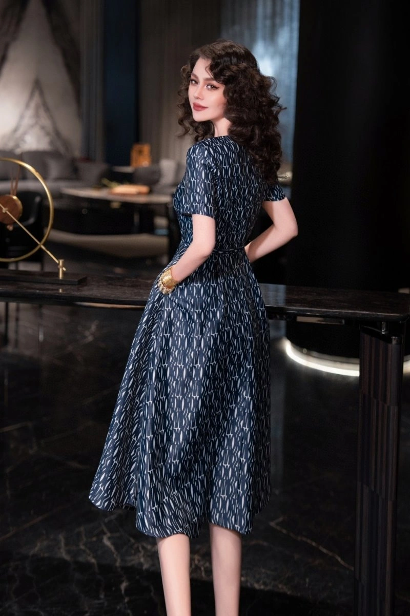 Effortless Christian Dior Dress 113316