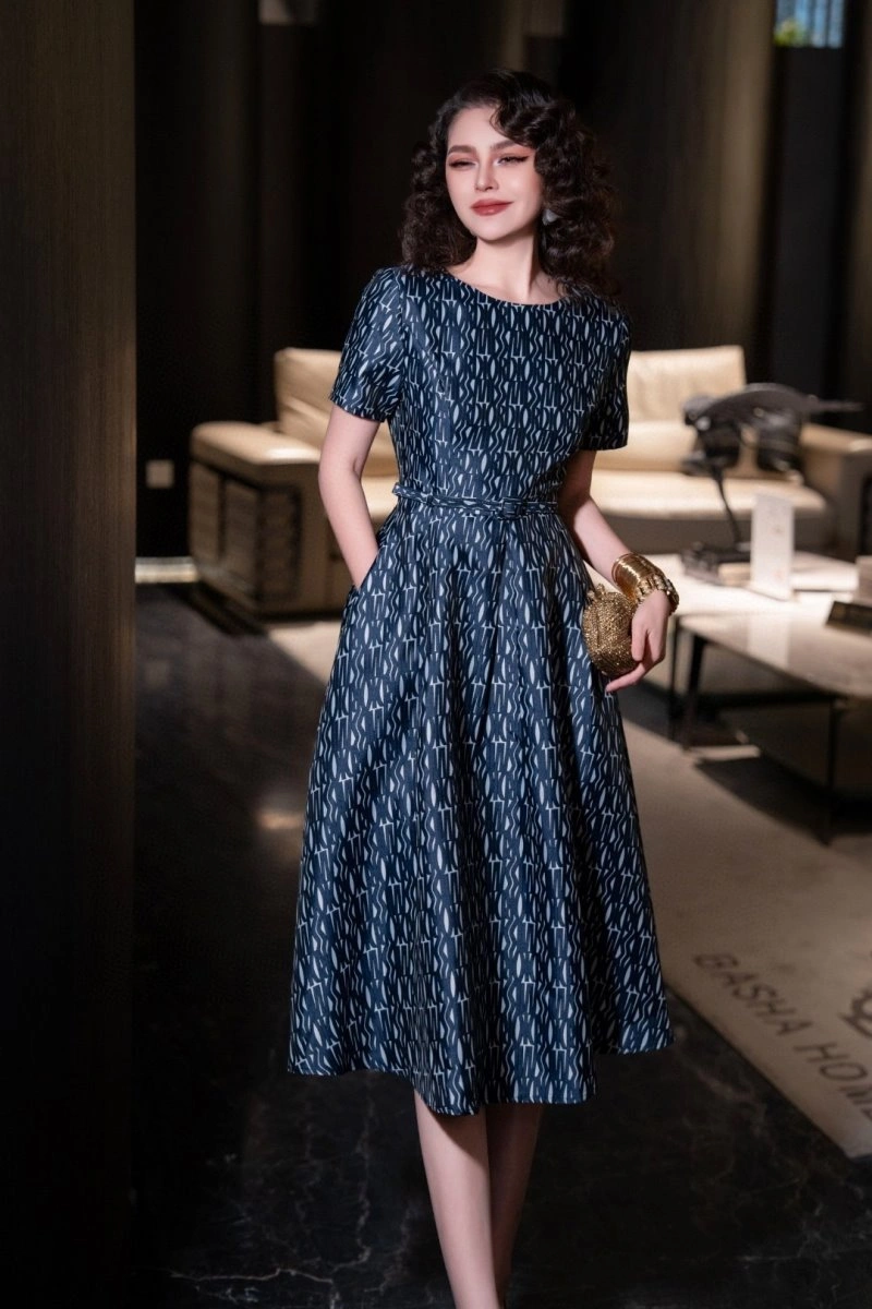Effortless Christian Dior Dress 113316