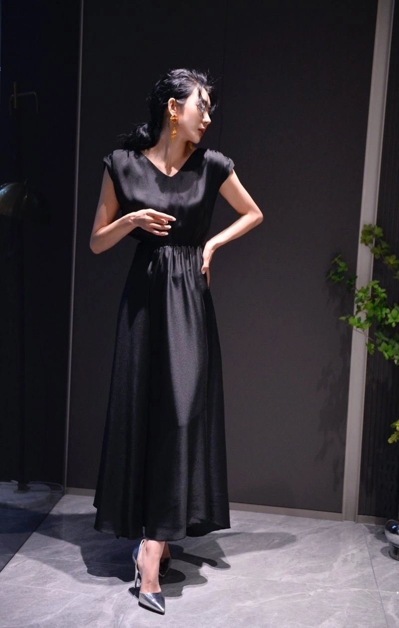 ComfortFit Christian Dior Dress 113280