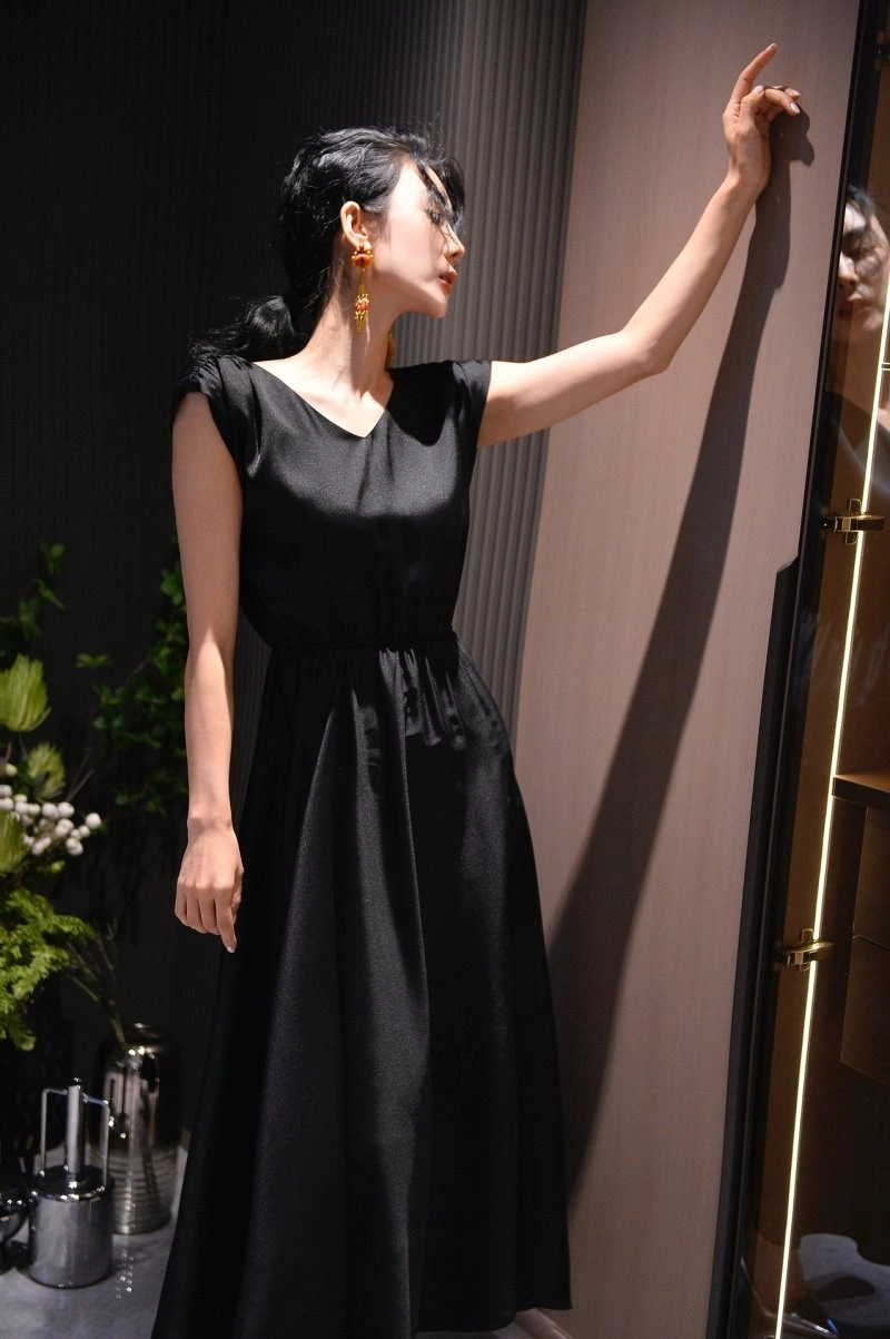 ComfortFit Christian Dior Dress 113280