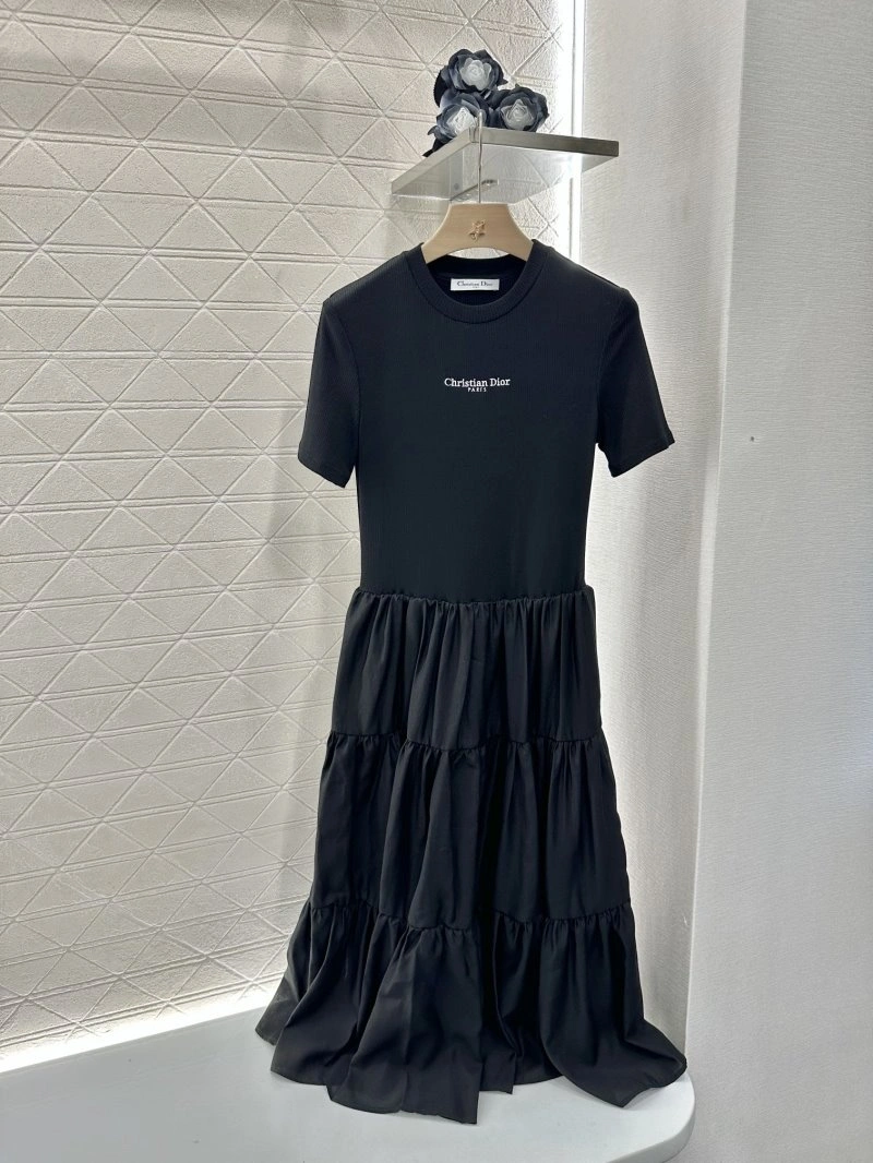 Snug Christian Dior Dress 113193