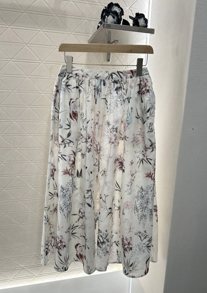 Elegant Christian Dior Dress 113129