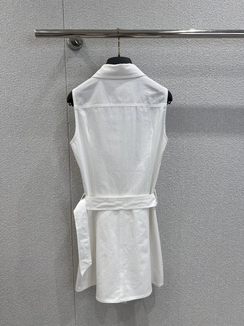 Snug Christian Dior Dress 114621