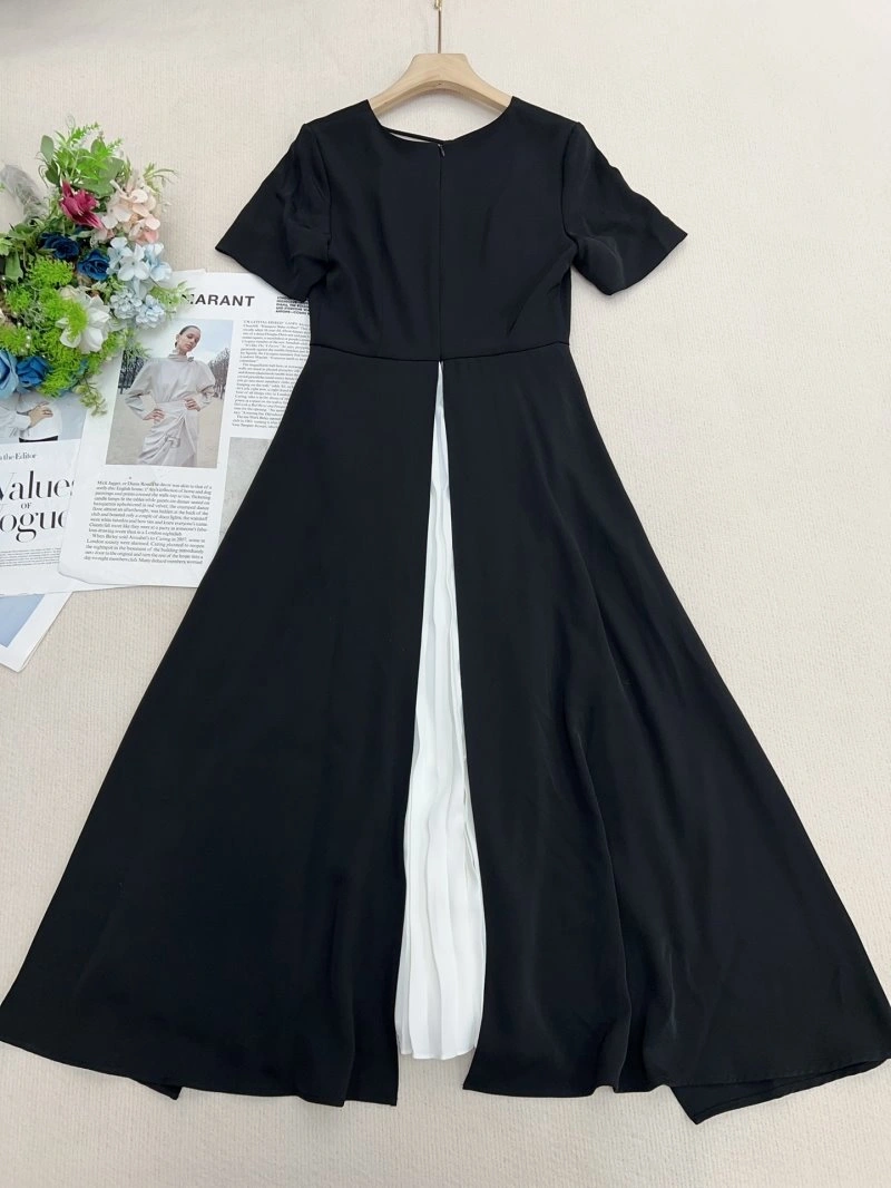 Effortless Christian Dior Dress 114594