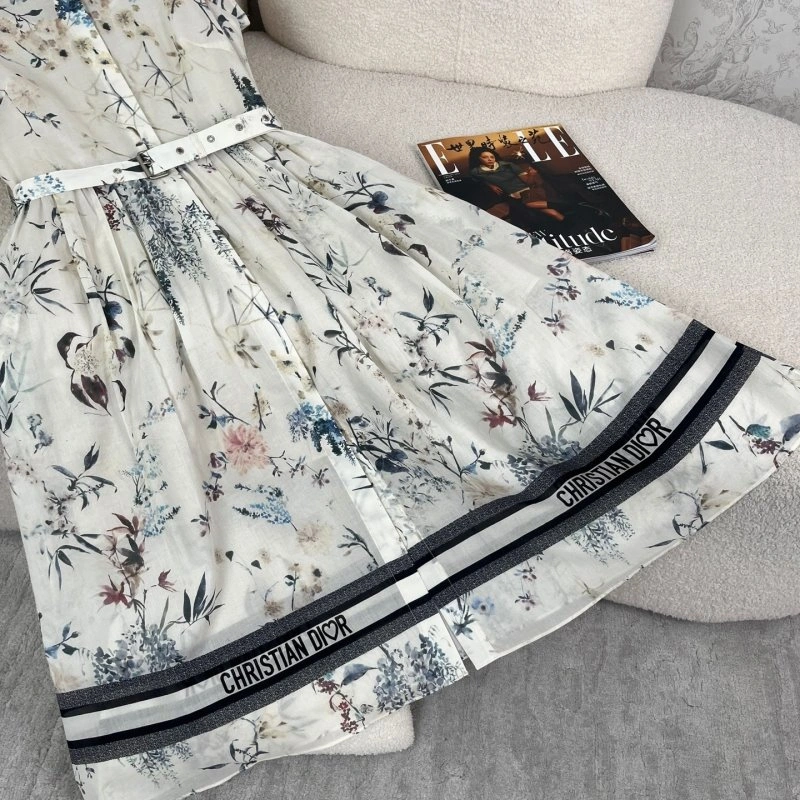 Trendsetting Christian Dior Dress 114501