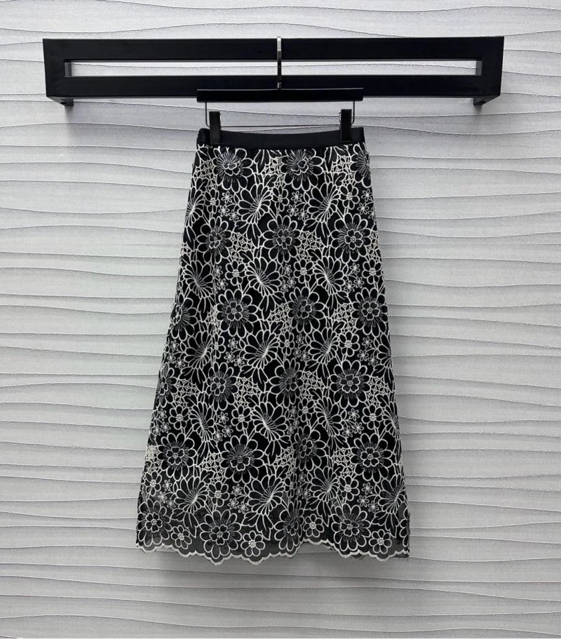 Sophisticated Christian Dior Dress 112526