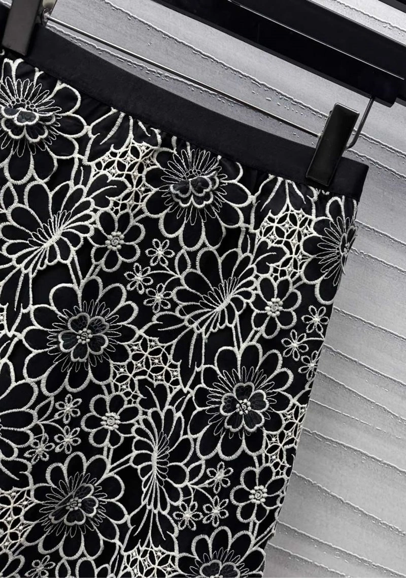 Sophisticated Christian Dior Dress 112526
