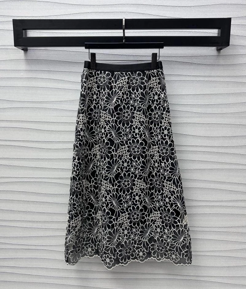 Sophisticated Christian Dior Dress 112526