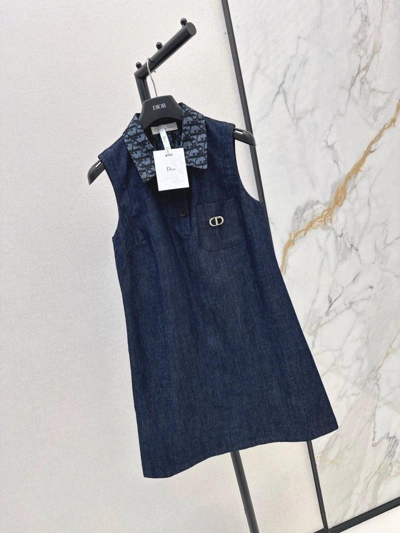Effortless Christian Dior Dress 112414