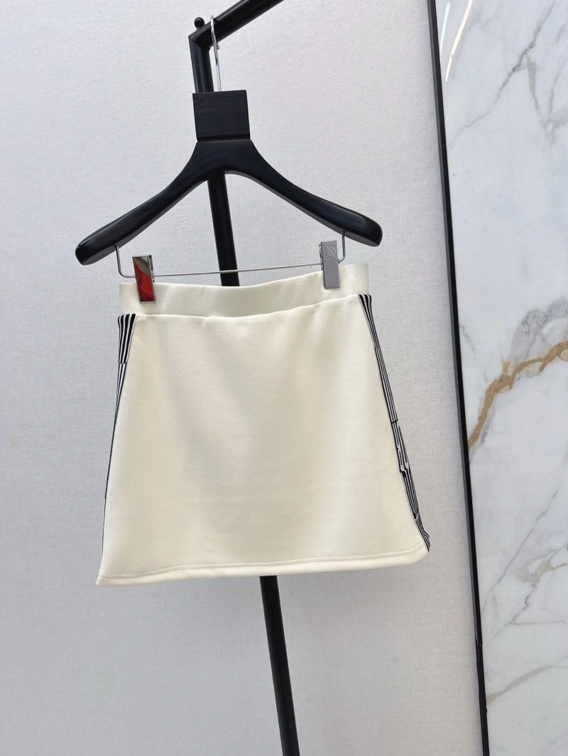 Snug Christian Dior Dress 112314