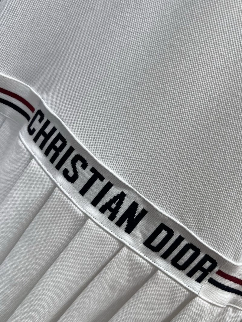 Snug Christian Dior Dress 112311