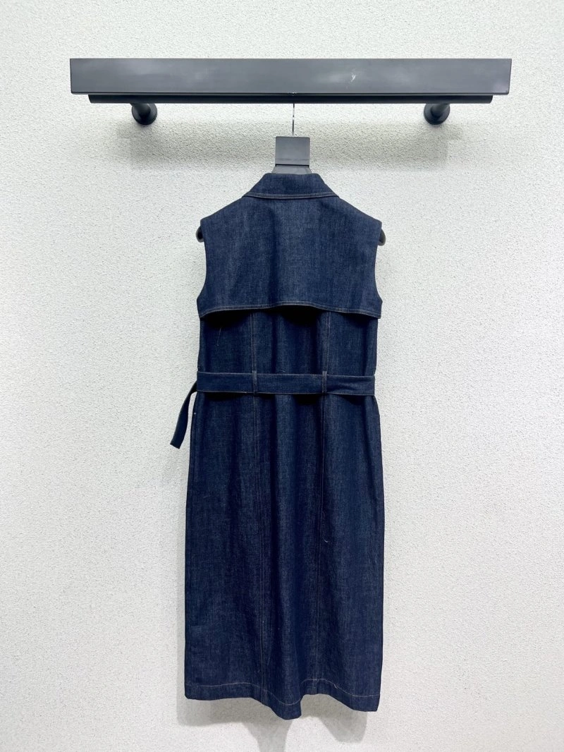 Snug Christian Dior Dress 113878