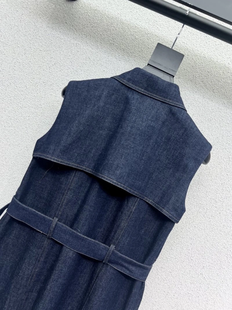 Snug Christian Dior Dress 113878