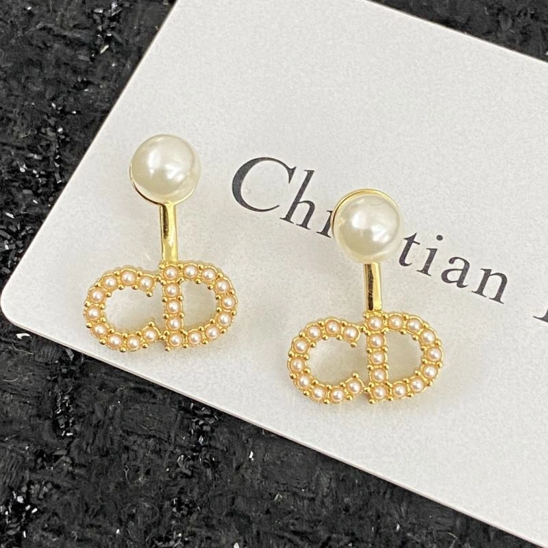 Supportive Christian Dior Earrings 236052