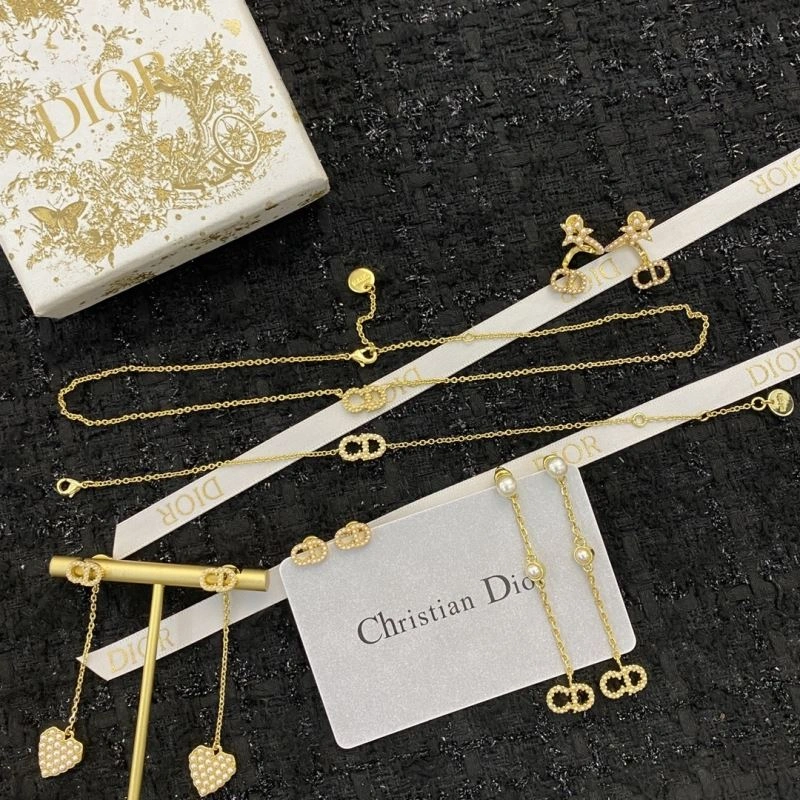 RelaxedFit Christian Dior Earrings 236114