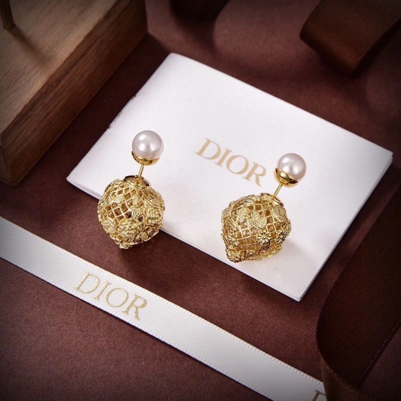 Christian Dior Earrings Comfortable 236039