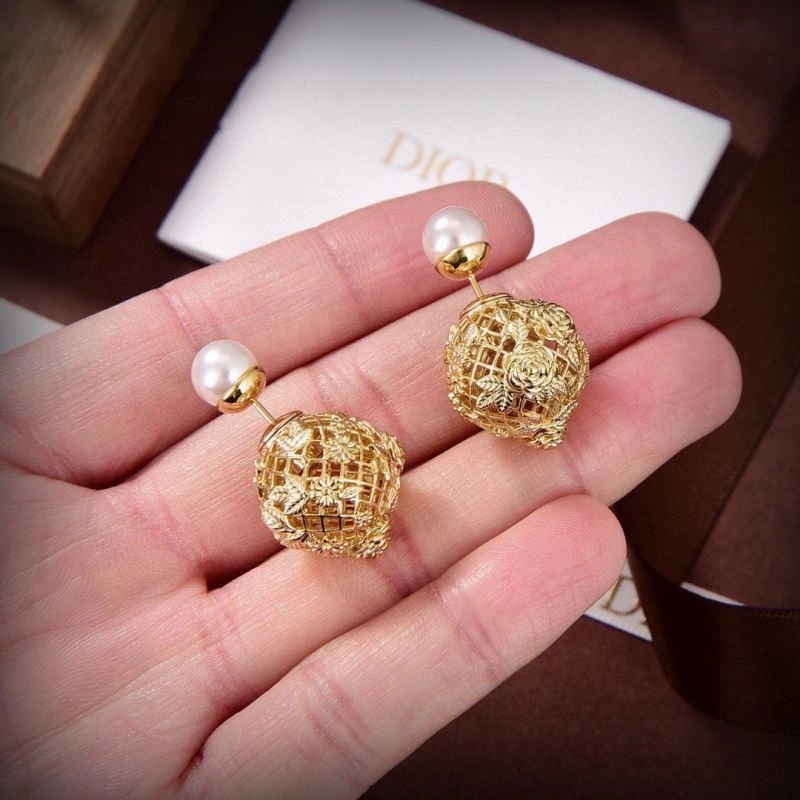 Christian Dior Earrings Comfortable 236039