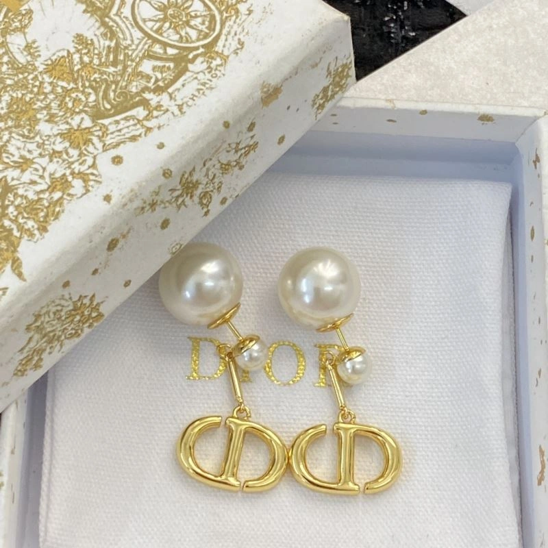 WrinkleFree Christian Dior Earrings 236026