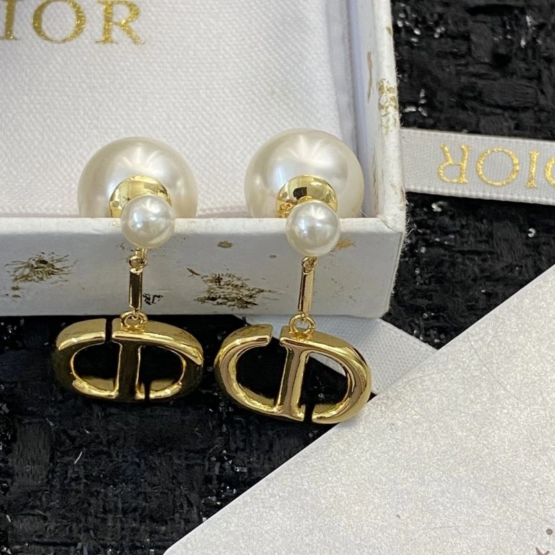 WrinkleFree Christian Dior Earrings 236026