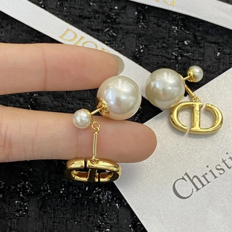 WrinkleFree Christian Dior Earrings 236026