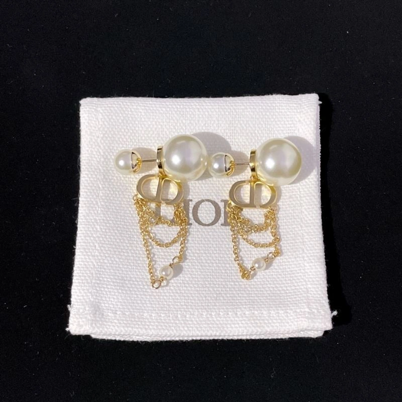 Christian Dior Earrings Versatile 236031