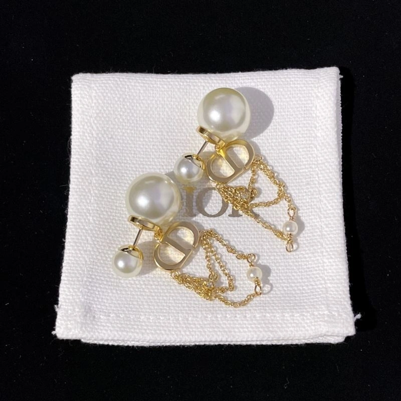 Christian Dior Earrings Versatile 236031