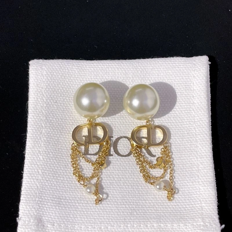 Christian Dior Earrings Versatile 236031