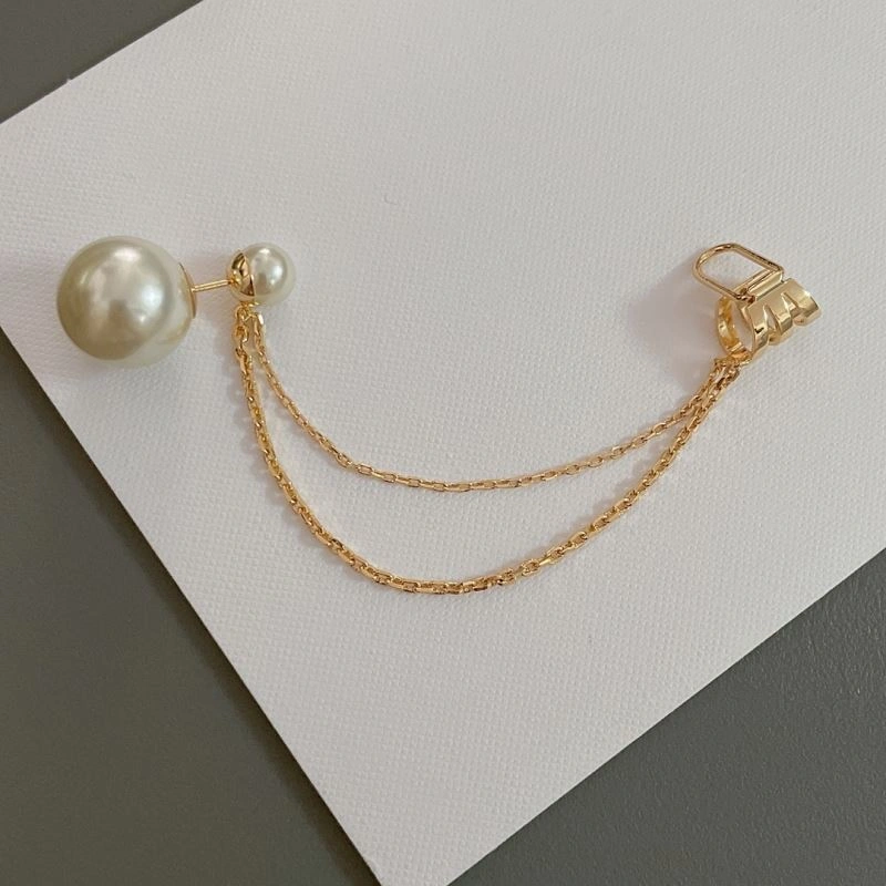 Minimalist Christian Dior Earrings 236035