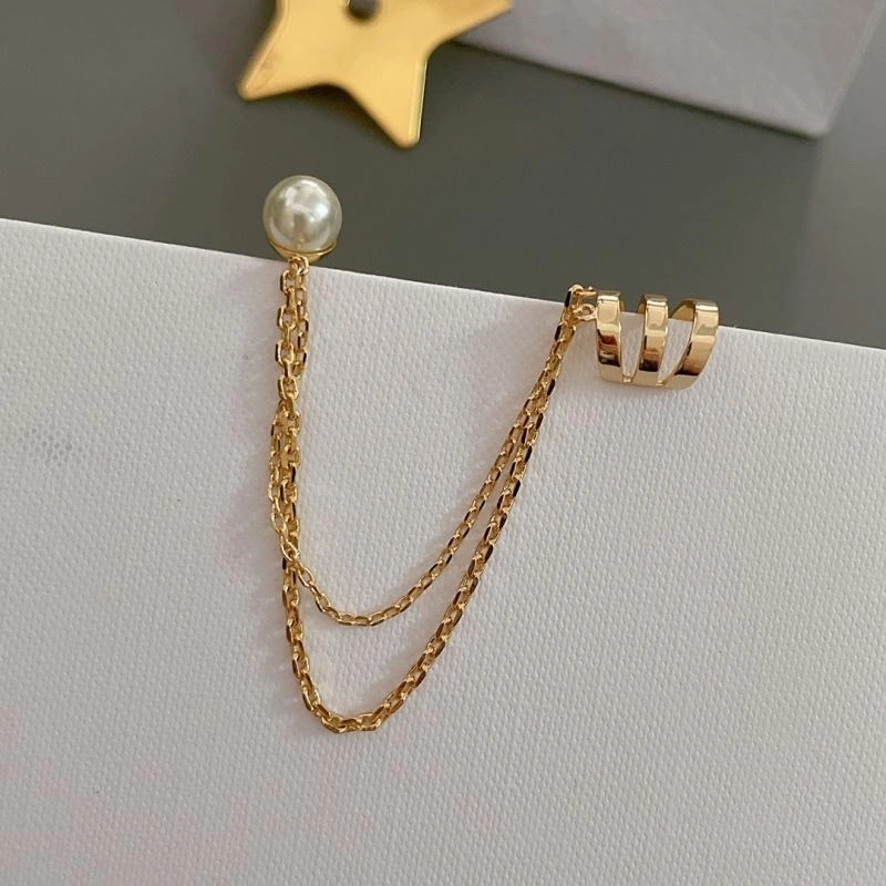 Minimalist Christian Dior Earrings 236035