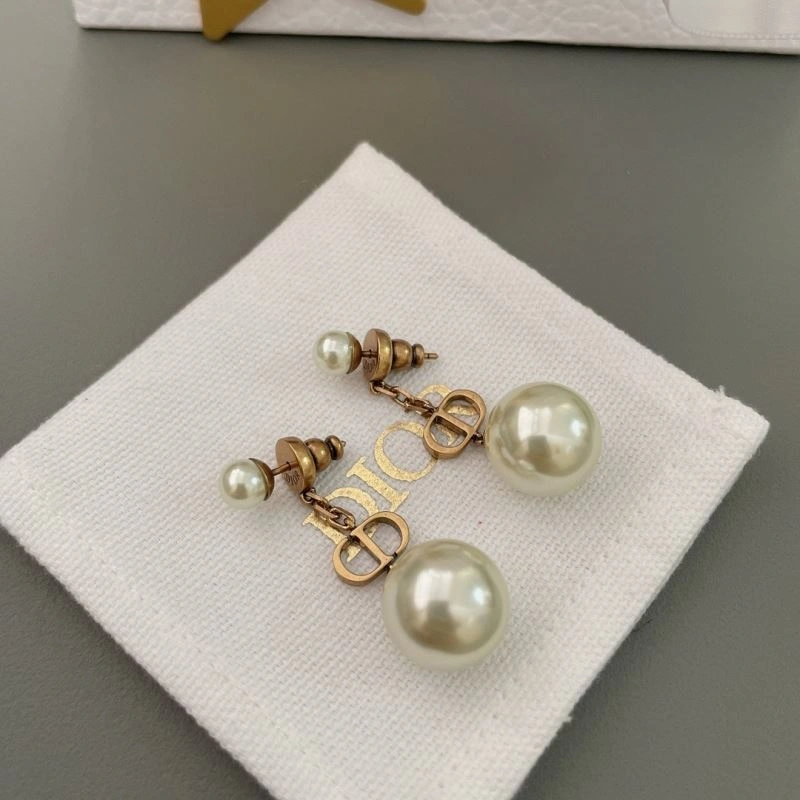 Christian Dior Earrings Chic 236012