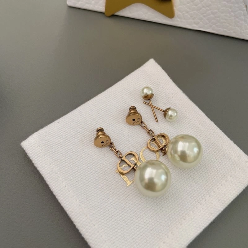 Christian Dior Earrings Chic 236012