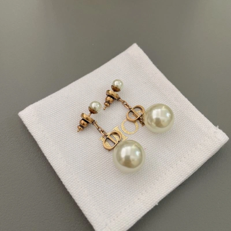 Christian Dior Earrings Chic 236012