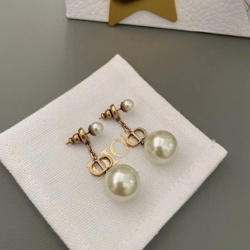 Christian Dior Earrings Chic 236012