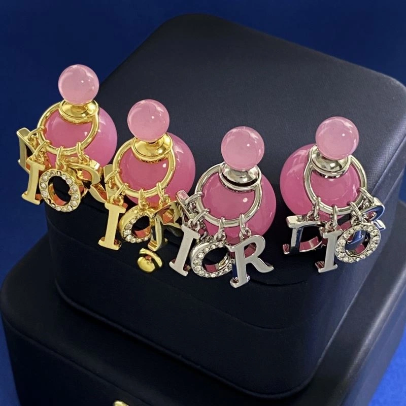 Comfortable Christian Dior Earrings 236005