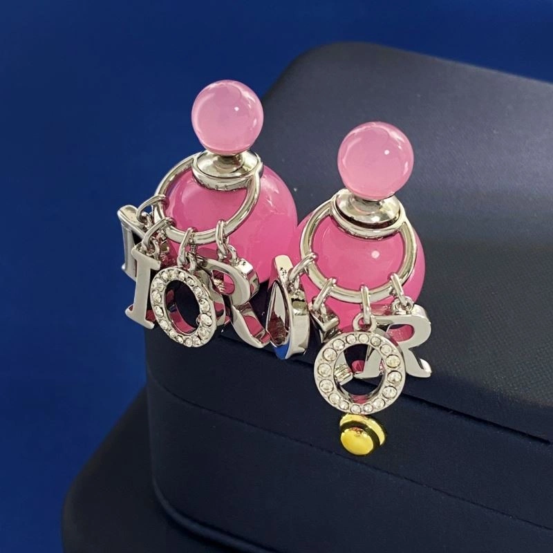 Comfortable Christian Dior Earrings 236005