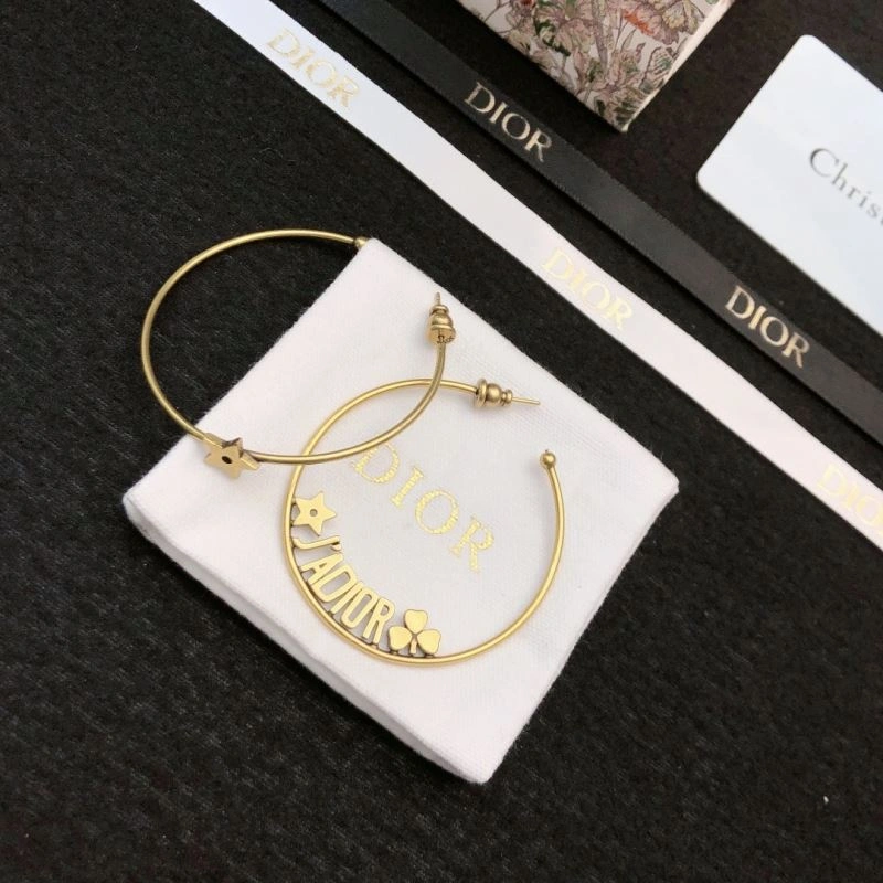 Supportive Christian Dior Earrings 235991