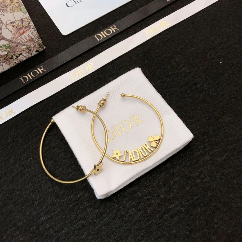 Supportive Christian Dior Earrings 235991