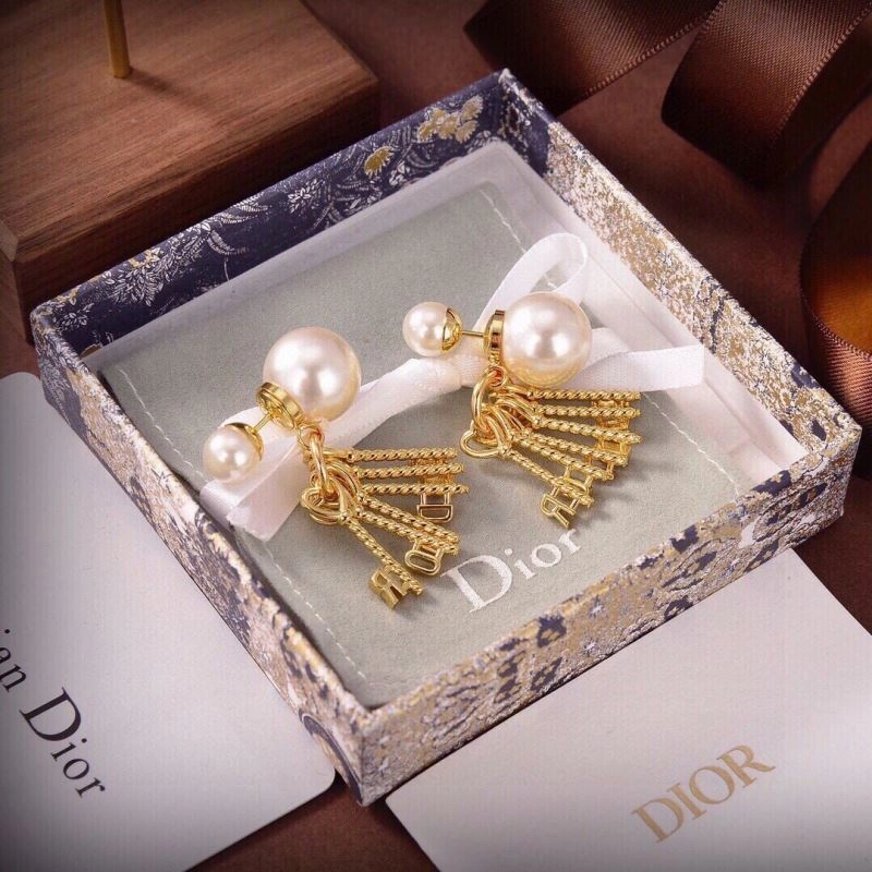 RelaxedFit Christian Dior Earrings 235980