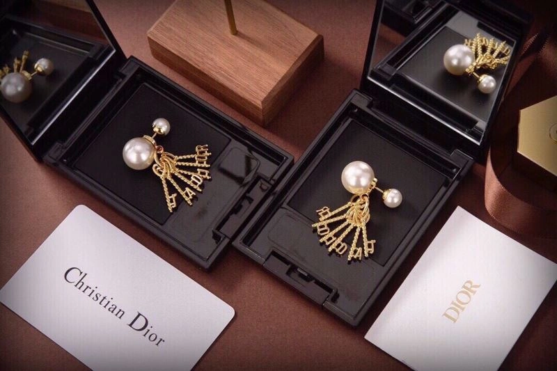 RelaxedFit Christian Dior Earrings 235980