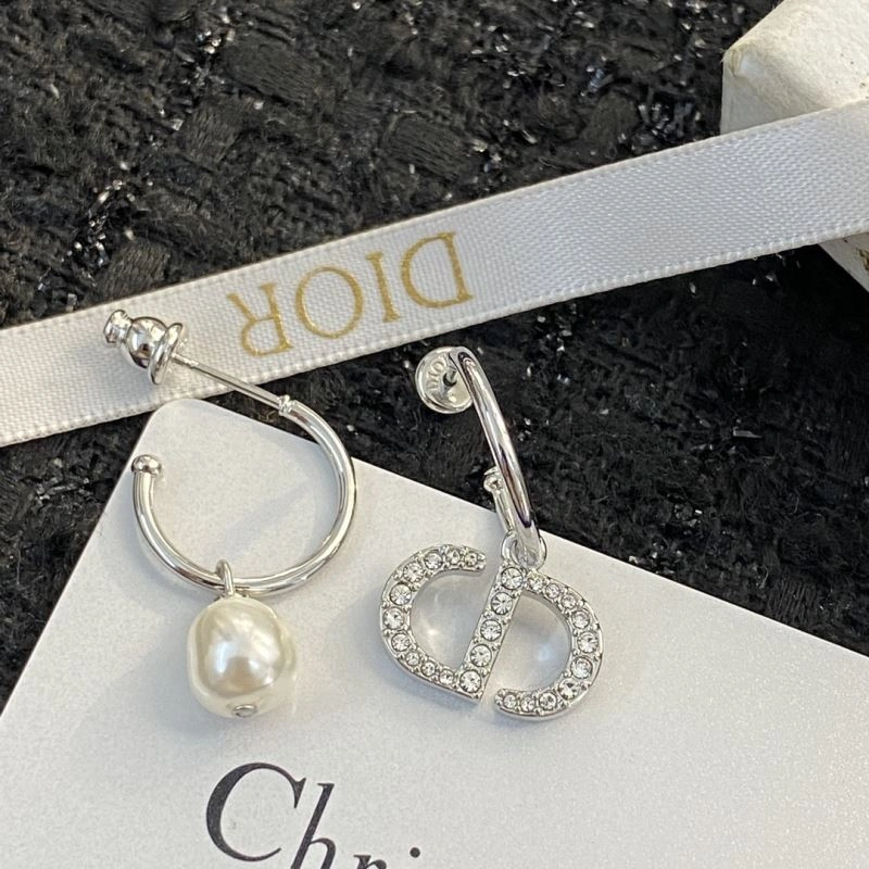 Trendy Christian Dior Earrings 235831