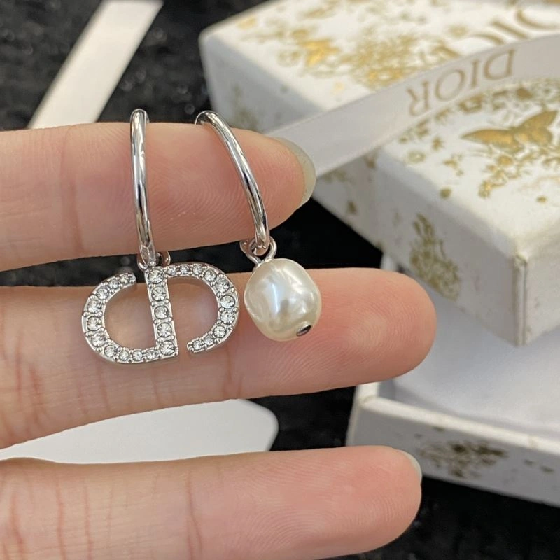 Trendy Christian Dior Earrings 235831