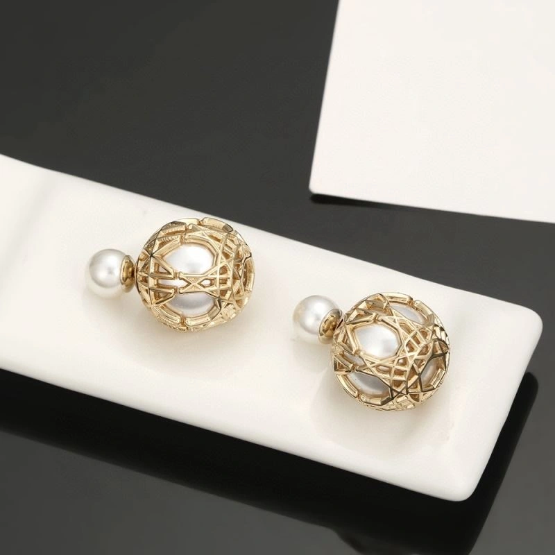 Refined Christian Dior Earrings 235846