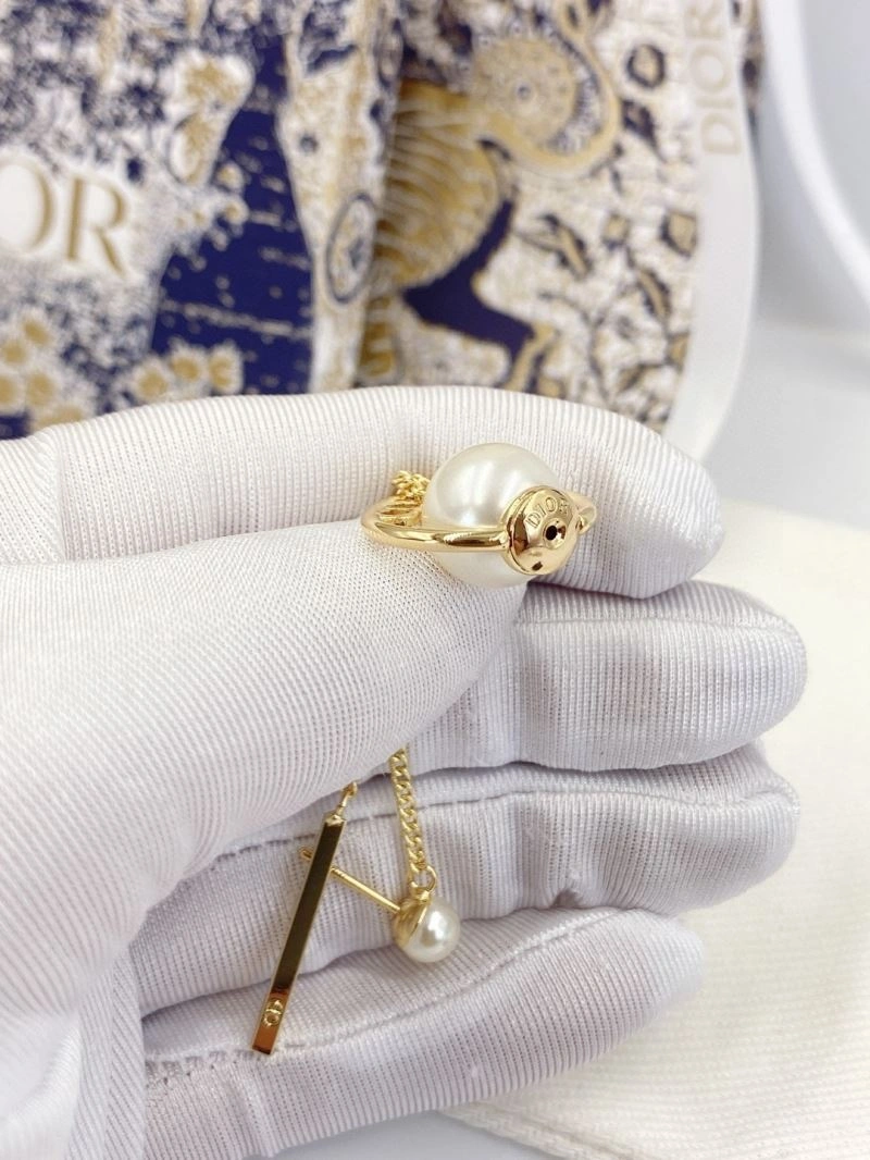 Chic Christian Dior Earrings 235824