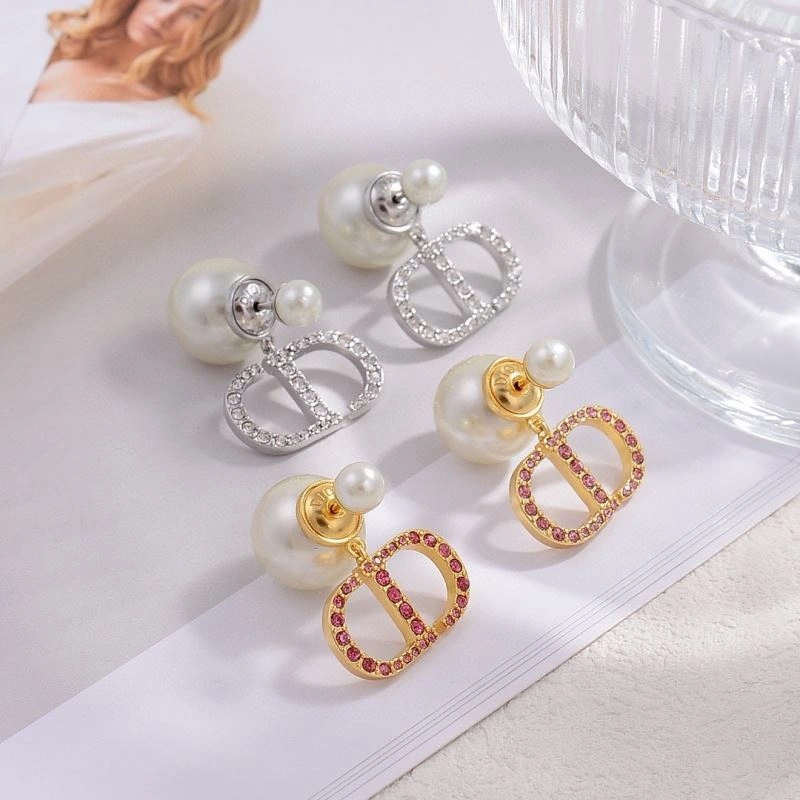 Lightweight Christian Dior Earrings 235813