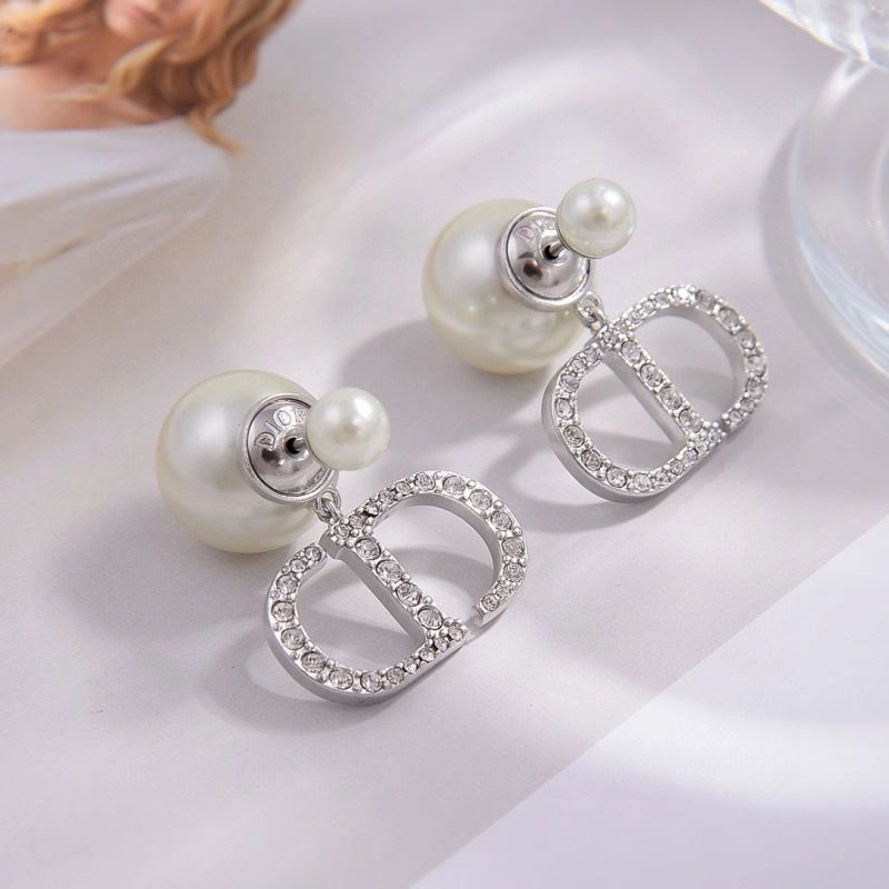Lightweight Christian Dior Earrings 235813