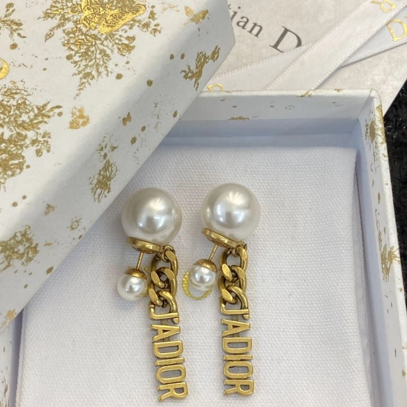 Efficient Christian Dior Earrings 235815