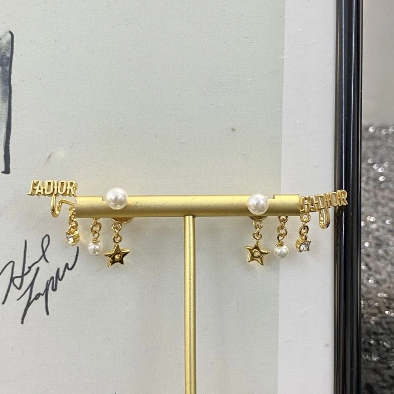 Christian Dior Earrings Attractive 235811