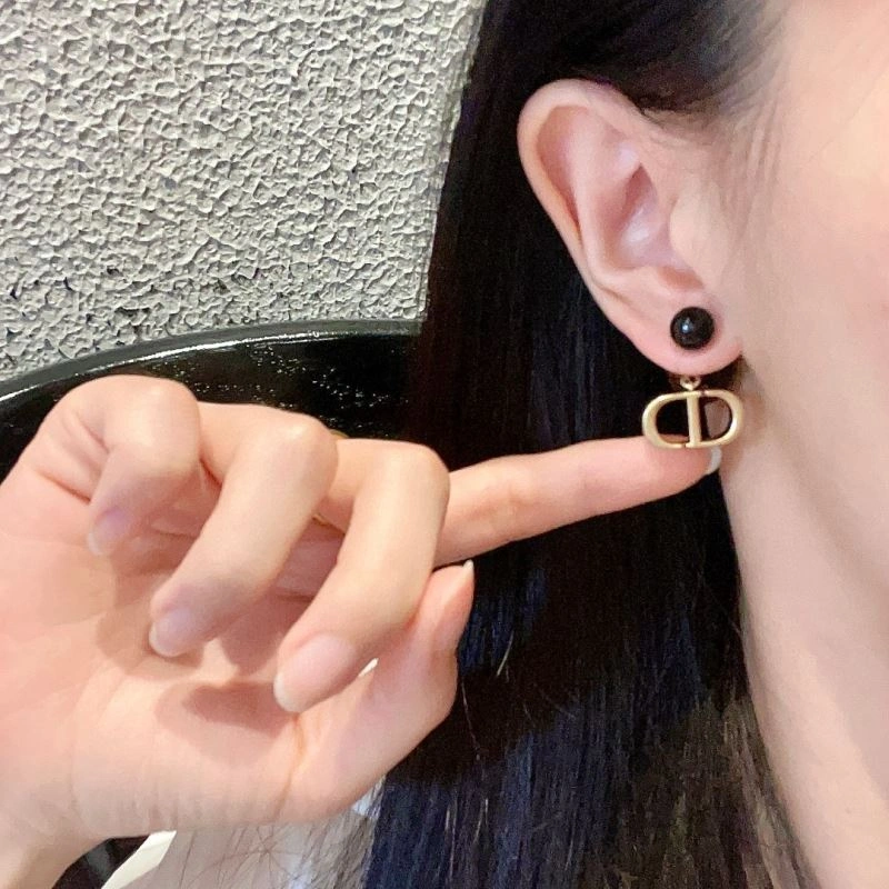 Christian Dior Earrings Stylish 235802