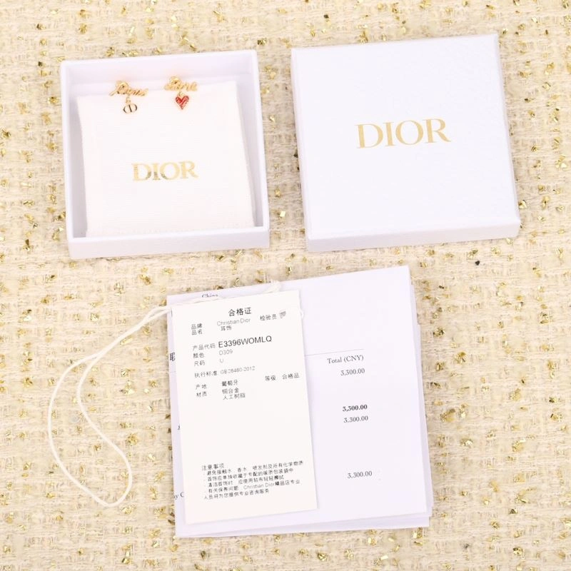 Effortless Christian Dior Earrings 235799