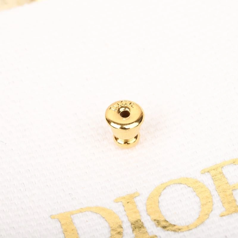 Effortless Christian Dior Earrings 235799